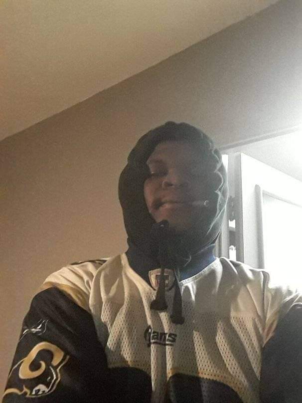 Jrwill9090's tweet image. Throwback pic right here 💙🔥
#ramshouse
#stlrams