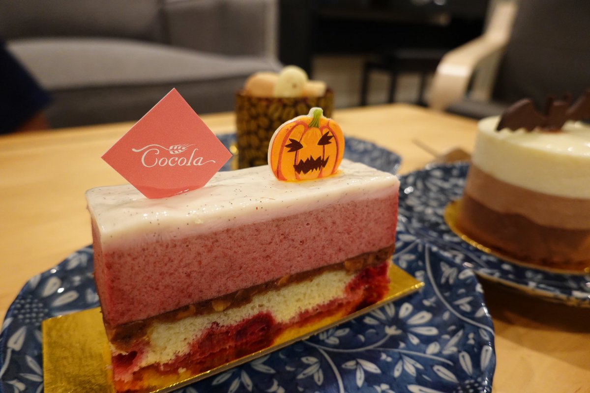 AkihitoOrg's tweet photo. 日本っぽいケーキも調達可能 #Cocola https://t.co/RzIi1ekcsu
