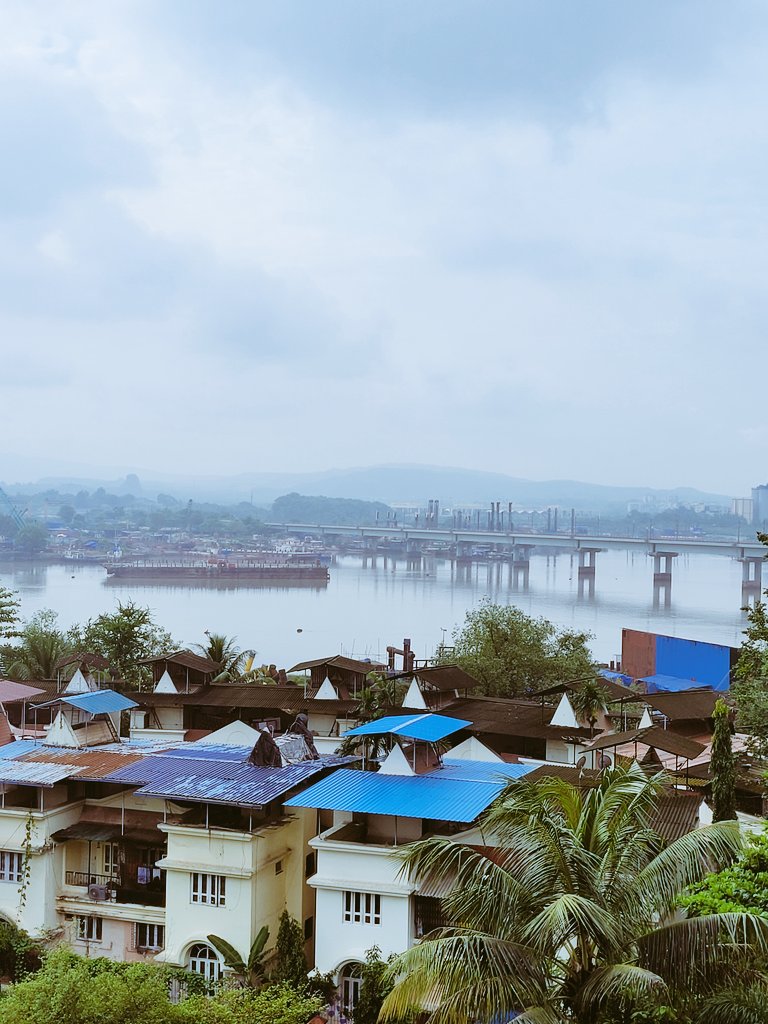 ssurabhee's tweet photo. #MyPlace #view Mountains n the creek on one side n forest on the other. Kill-slay😍.Digging into @Kaplan's Attention Restoration Th implementation full throttle. Impact of nature on #cognition #CognitivePsy. Reducing individual carbon footprints. #Behaviourchangetoaddclimatech https://t.co/qfAKU5ObIq