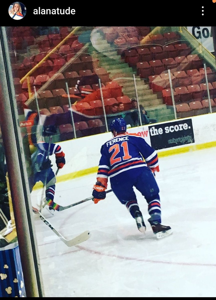 OILanatude's tweet photo. I remember taking the 1st 2 pics of #andrewference @ the @HockeyHeroesGa1 back in 2017. I was so proud that the @edmontonoilers were the 1st @NHL team 2 show their support 4 the #LGBTQIA2S+ community &amp; Ference helped pave the way. It's utterly disappointing &amp; disgraceful that the https://t.co/12gcY09HBA