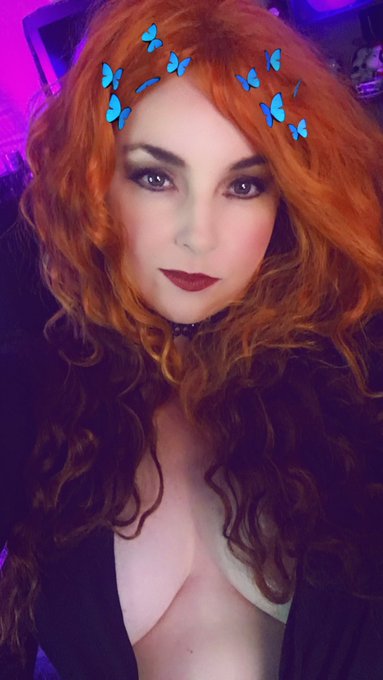 So I'd be a bad, BAD camgirl if I didn't remind you that my birthday is coming up in a couple of weeks