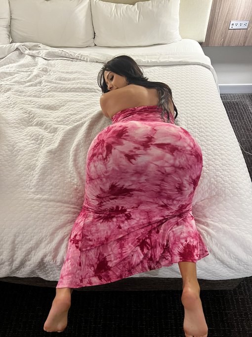 Finally made a sundress video 👀 https://t.co/ZFkP2xfWzC<a href="/tag/nnn"class="tags"><span>#nnn</span></a>