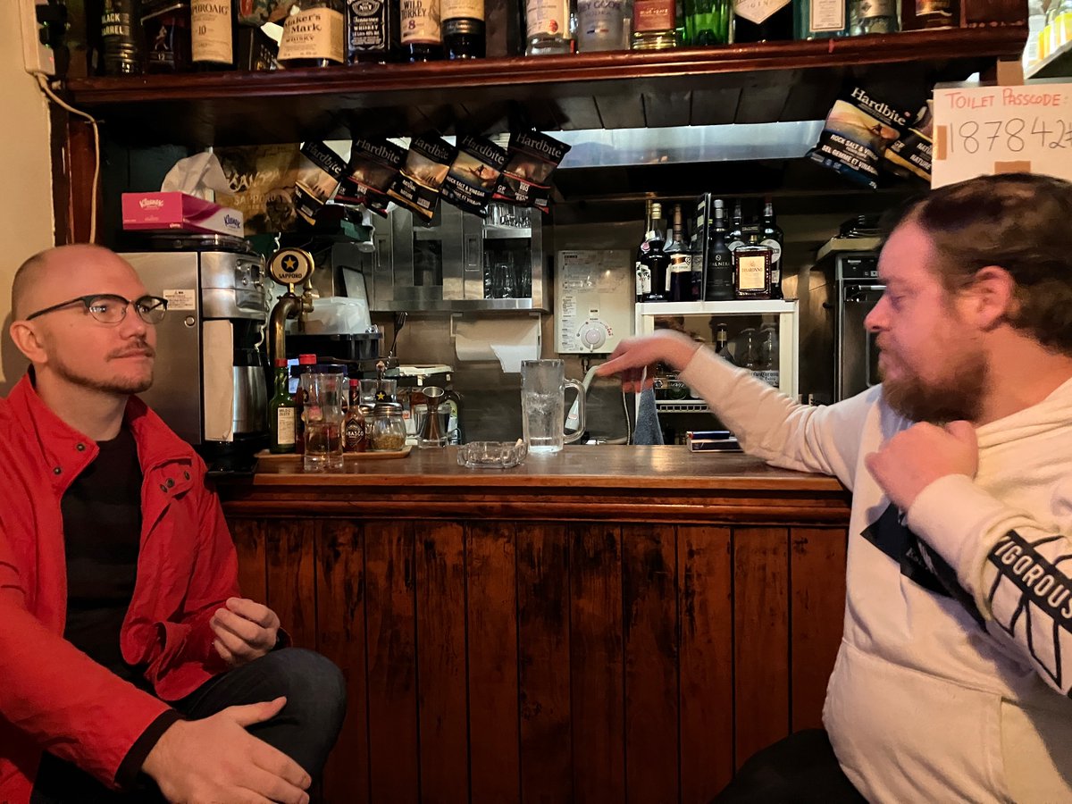 ElOso2022's tweet photo. 久々に近くの English pub Papasに行った!!! リアルな英会話力を日本に居て鍛える方法の kindle book を近日出版予定で最後の見直し等 & これからの Promotion etcのため最近はスペイン語しか勉強していないのに波状効果か英会話力は更に上がっていた! #Kinlde #英会話 #英語圏 #BritishPub https://t.co/t25gK6W9KV