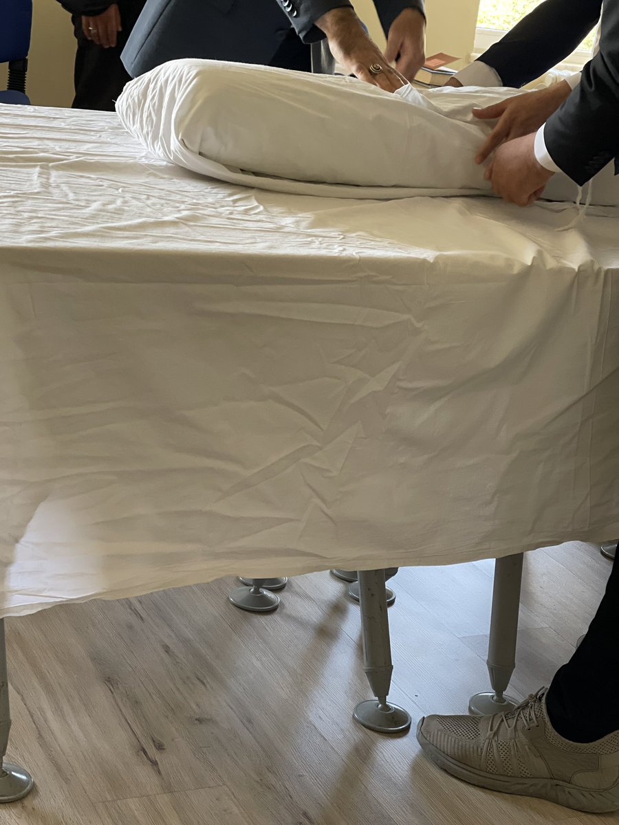 Van Diyanet Akademisi 15. Hafta 

İmamlık ve müezzinlik uygulama dersinde cenaze yıkama işleminin uygulaması yapılıyor. 

Adım adım 30. Haftaya doğru gidiyoruz inşallah