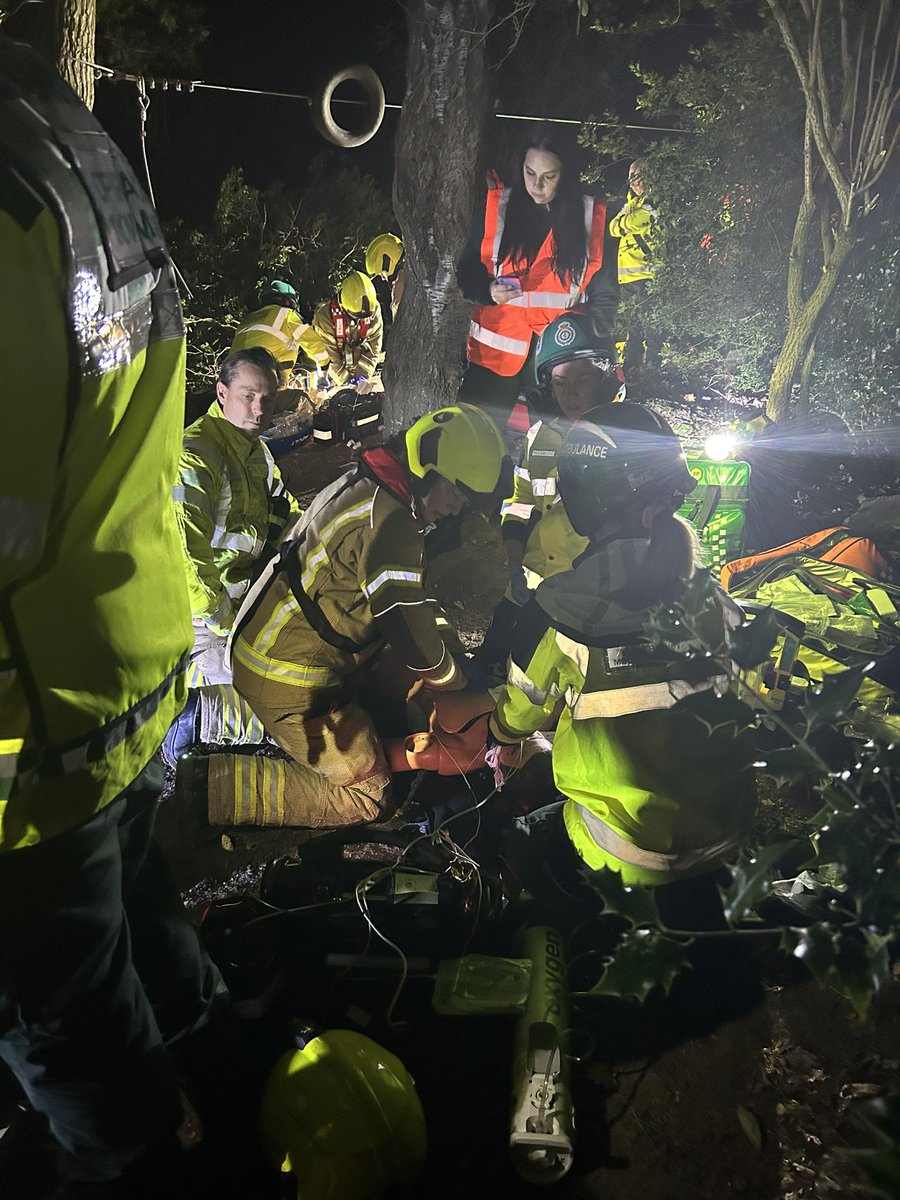 Exercise Lagoon @BerkoPrePrep. Monday night JESIP exercise with <a href="/EastEnglandAmb/">EEAST Ambulance Service</a> and WGC. Successful exercise, involving a car into the waterway with casualties trapped.