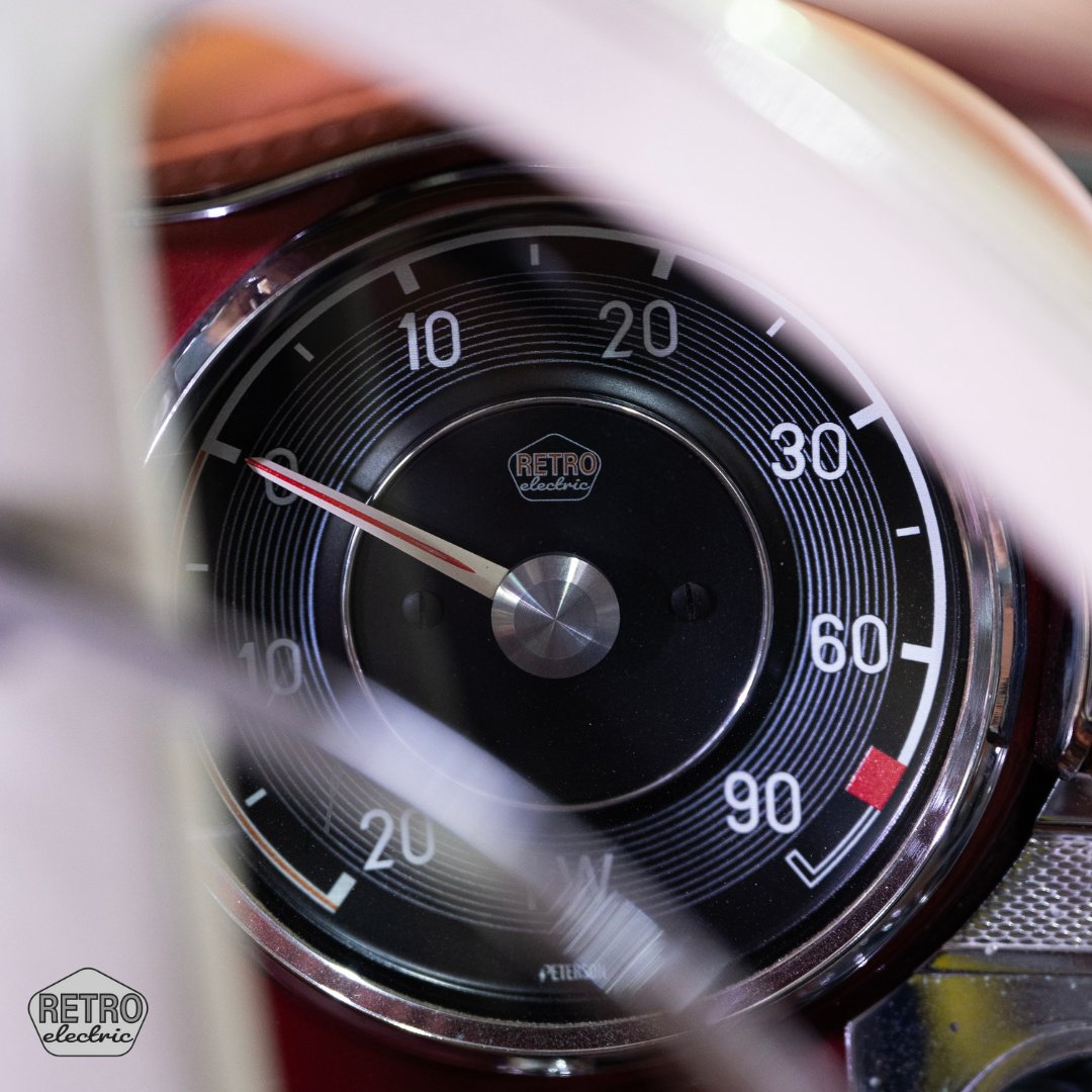 retroelectrics1's tweet photo. Nothing but the best for this sublime 230 SL. 

What do you think?

#retroelectrics #mercedes #mercedesclassic #mercedes230sl #230sl #mercedespagoda #slclass #mercedesbenz #mercedesconversion #evconversion #evs #classicconversion #electriccar #carinterior #restoration https://t.co/FdnuSw4ivT