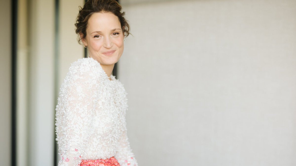 ThatShelf's tweet image. ICYMI: .@filmfest_ca was on site as actress Vicky Krieps performed songs she wrote after appearing in #PhantomThread and #Corsage--all as part of her #RIFF2023 masterclass. 
thatshelf.com/riff-2023-vick…