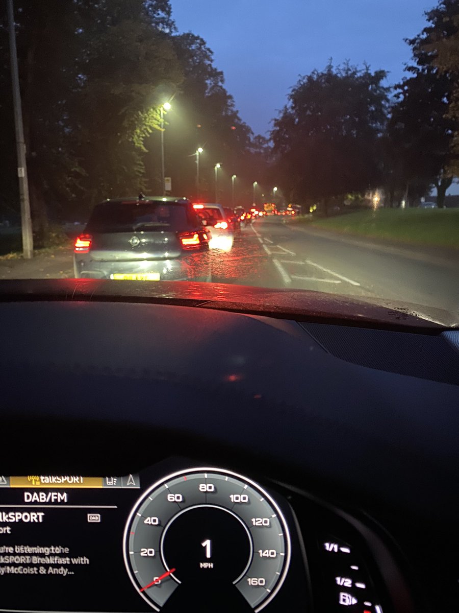 DanhooperUK's tweet photo. @SalfordCouncil lights at worsley roundabout not working again 👍🏻👍🏻
Weekends yes weekdays no…. Ridiculous https://t.co/HQm7d6xBE3