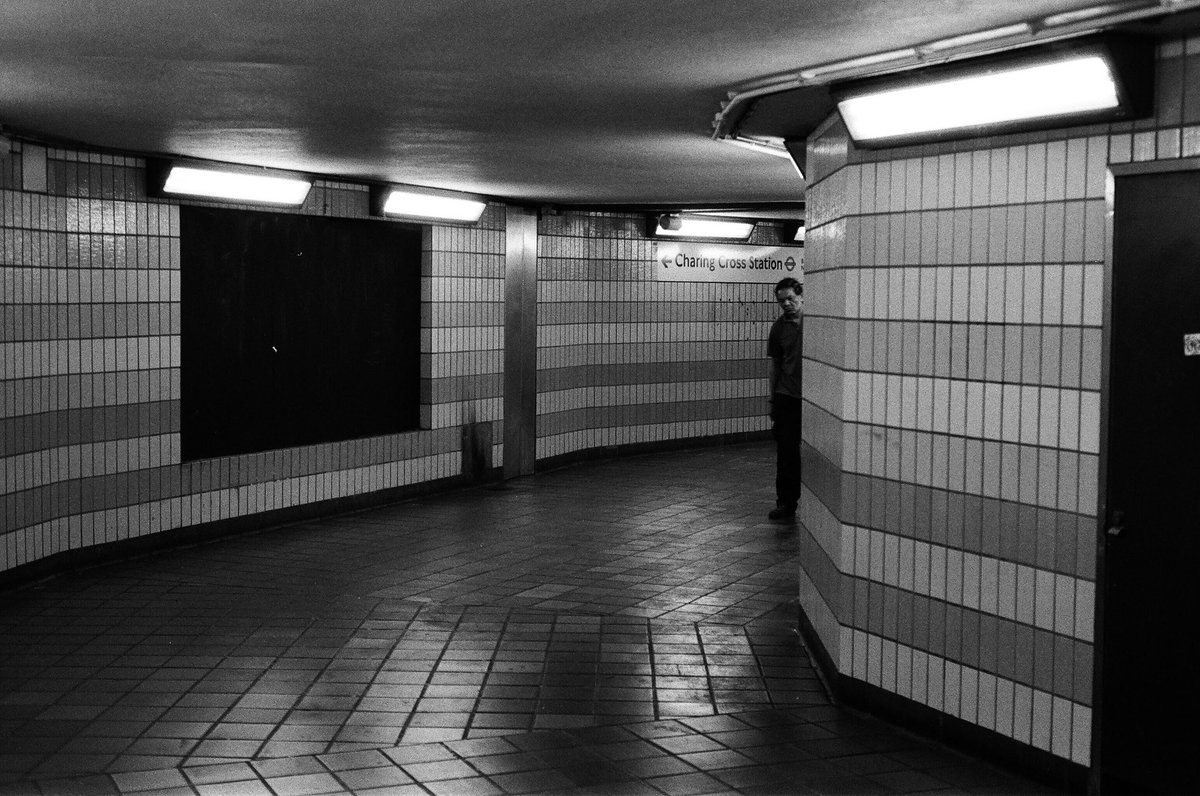 ObaroEge's tweet photo. Charing Cross #nikonf65 #ilfordhp5 #ilfordhp5400 #blackandwhitephotography #blackandwhitefilmphotography #blackandwhitefilm #analogphotography #filmisnotdead https://t.co/AoRavKSNOO