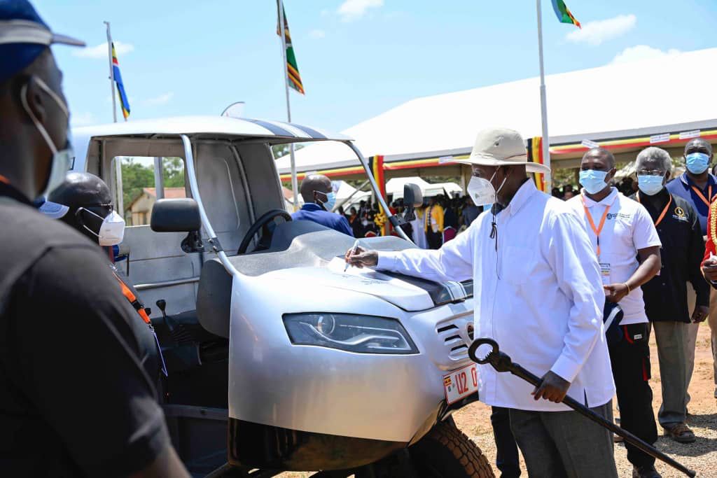 kyamageroandrew's tweet photo. #BINGWA isn't just a trike; it's a revolution on wheels, a testament to Ugandan ingenuity and innovation. Powered by a cutting-edge, locally crafted engine and components, it's not just a means of transport – it's a game-changer. @STIsecretariat
@BingwaSolutions
@KevotonMotions https://t.co/eZZNBfDw9h