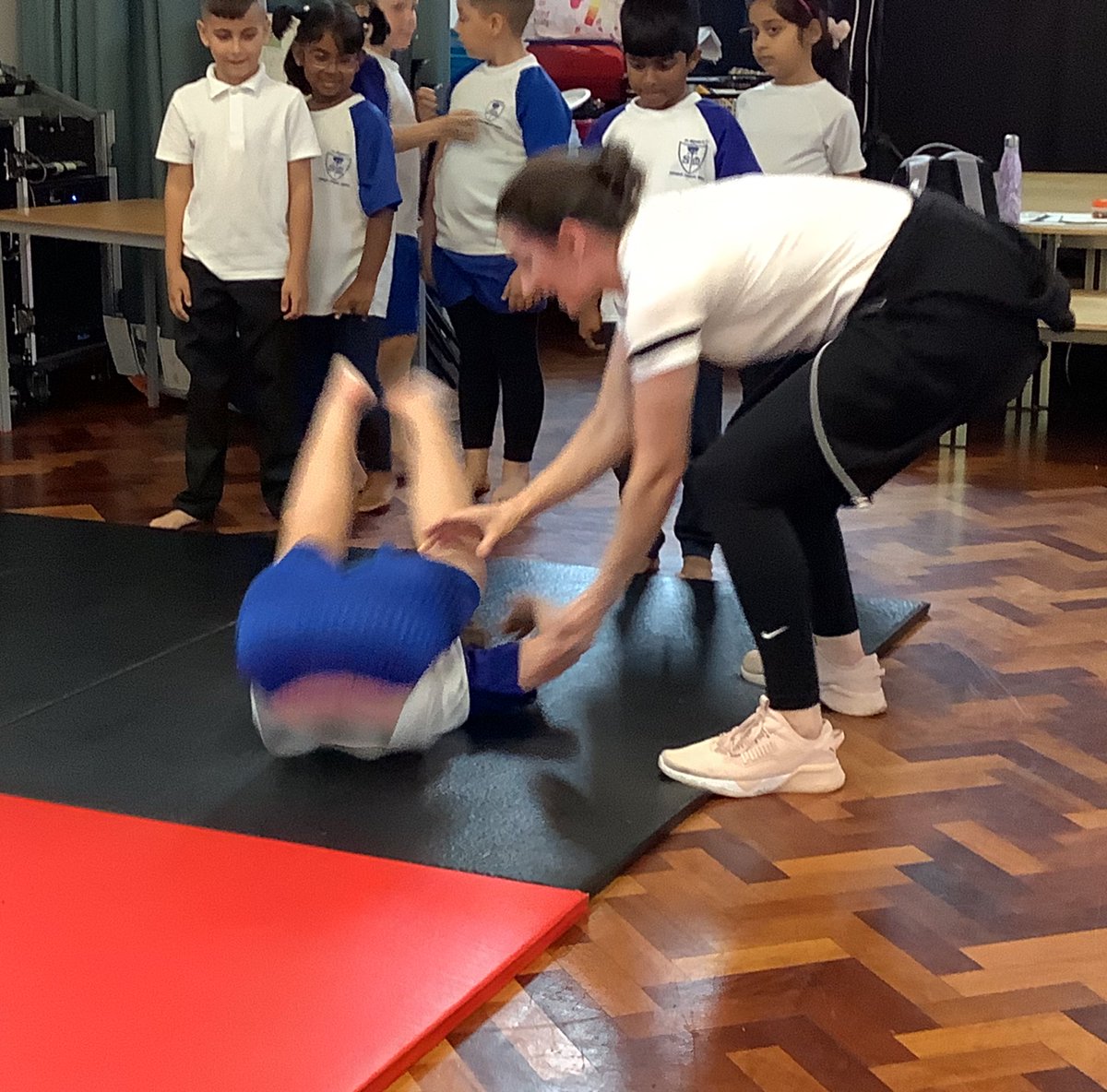 OlympiansStm's tweet image. We have been perfecting our rolls in gymnastics this week. Pencil rolls, teddy bear rolls, forward rolls and side rolls. #stmpe