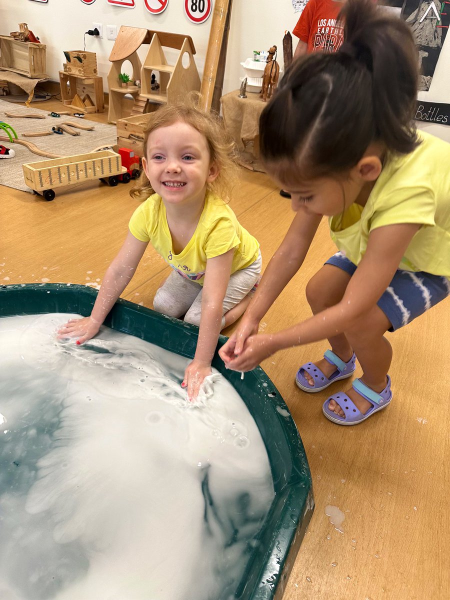 ArborFoundation's tweet photo. Our day started with the question ‘why are we wearing yellow?’#ButtercupClass discussed the different feelings we have and how others can cause our feelings to change. Sharing songs and tea seem to be the most popular ways to make others happy in our class.#WorldMentalHealthDay💛 https://t.co/XLeHh4wlRj