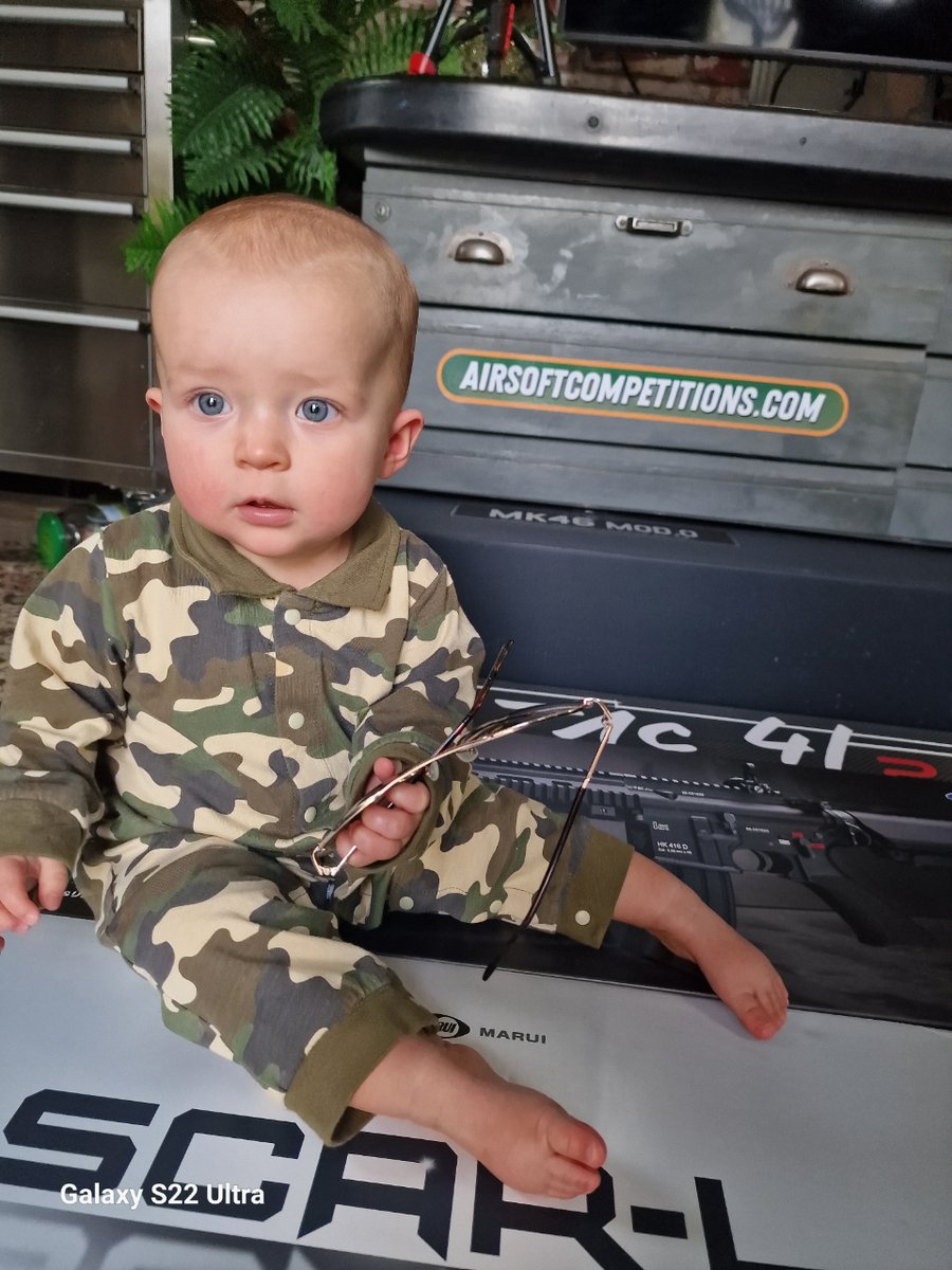 WyldeMatt's tweet image. Meet the future of airsoft! 🏆 Baby Lily in her camo onesie has her sights set on today's competition prizes. Watch out, world! 🍃 #AirsoftLife #BabyMVP #CamoCutie #AirsoftPrizes #NextGenChampion