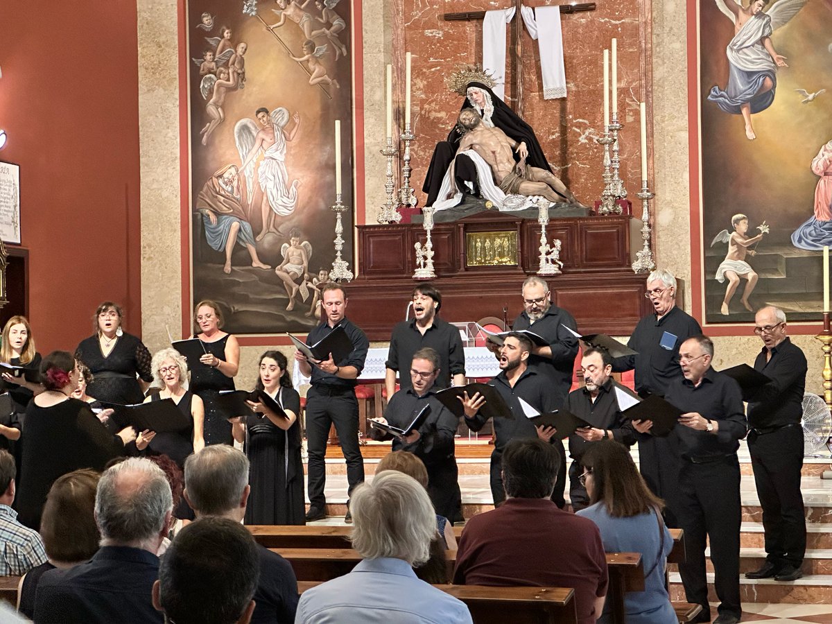 Resonare's tweet image. Algunas fotos de nuestra actuación en el X Encuentro Coral Nacional de Coria del Río. 
¡Gracias al Coro Santa María por su amable invitación, su generosidad y su simpatía!
#resonarefibrisvocalensemble #cantocoral #corosantamaria #coriadelrio
@amcsantamaria