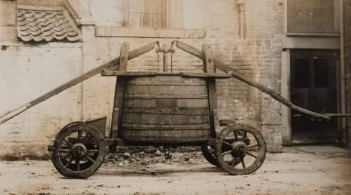 #OTD 1864 it was reported that Hunts has “been kept in a perpetual state of terror from the numerous fires that have taken place…attributed to incendiaries”...or, deliberate fire starting! Once, a local farmer lost 5 barns, 2 stables, 2 cow sheds, 3 carts sheds, and 9 cottages!