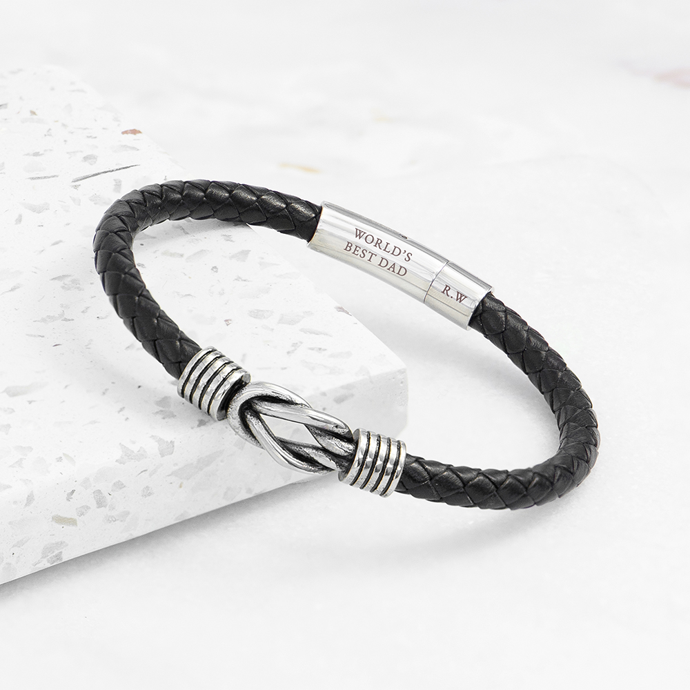 This infinity knot leather bracelet is the latest addition to the collection with the personalisation on the metal clasp being on the inside keeping it private lilyblueuk.co.uk/jewellery-watc…

#giftideas #mensjewellery #leatherbracelet #infinityknot #shopindie #earlybiz