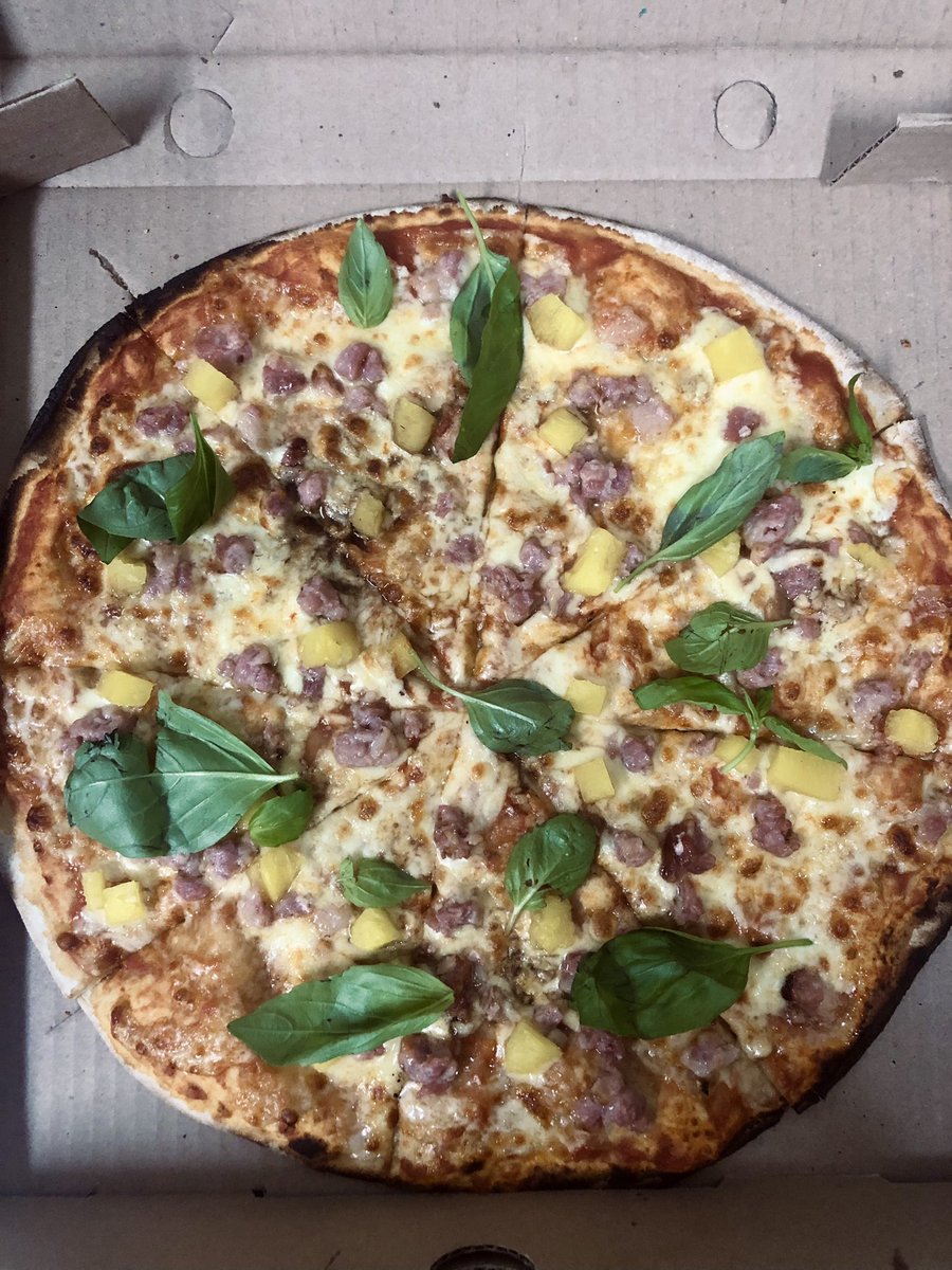 TheFirehouse031's tweet photo. S U M M E R 
P I Z Z A

The Islander. 🍕🍍

#pizza 
#pineapplepizza 
#pineapple
#pineappleonpizza 
#summersnack
#summerfood https://t.co/37UpErJZeq
