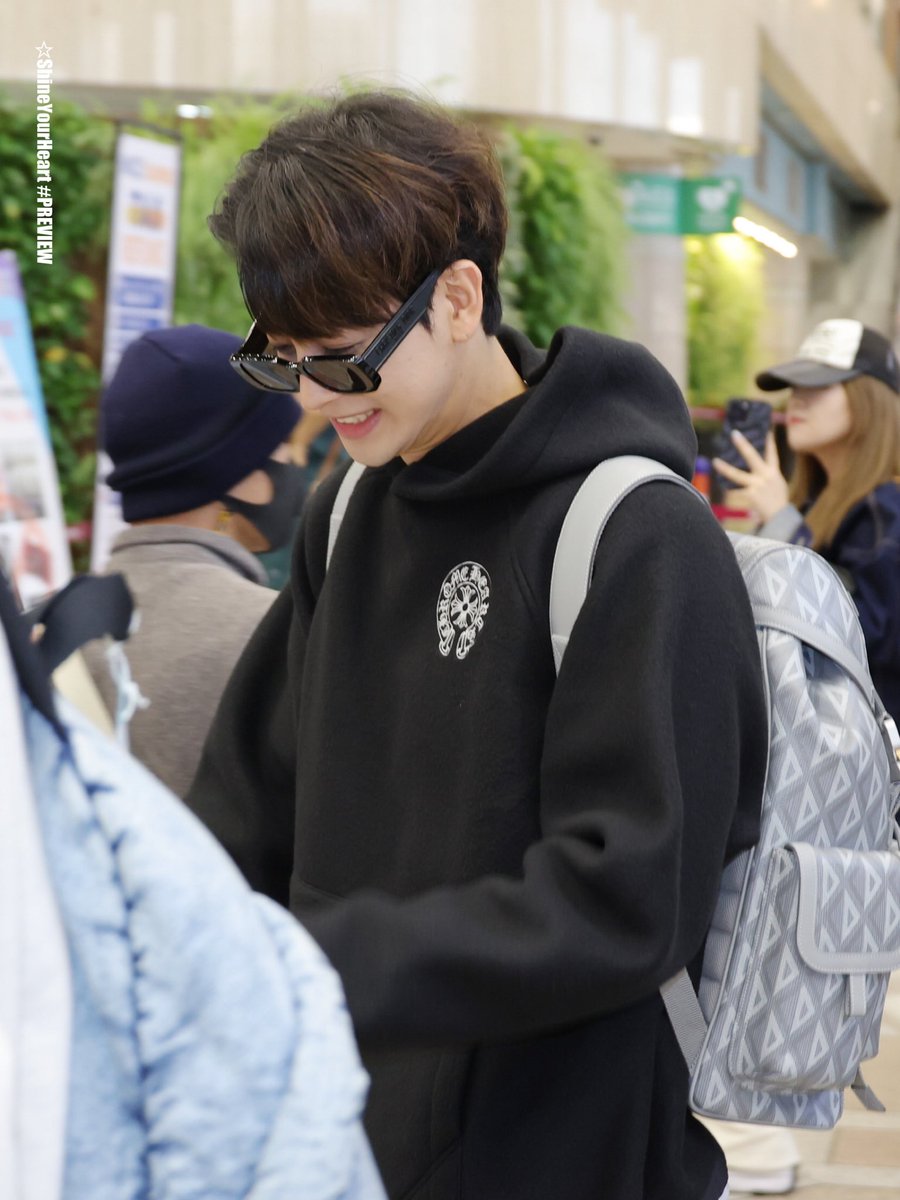 SYH19950208's tweet photo. ☆231010 김포 출국 프리뷰👼🏻
#윤형 #송윤형 #Yunhyeong #SONG #ユニョン #아이콘 #iKON #143inc https://t.co/tZYcQC1bBJ