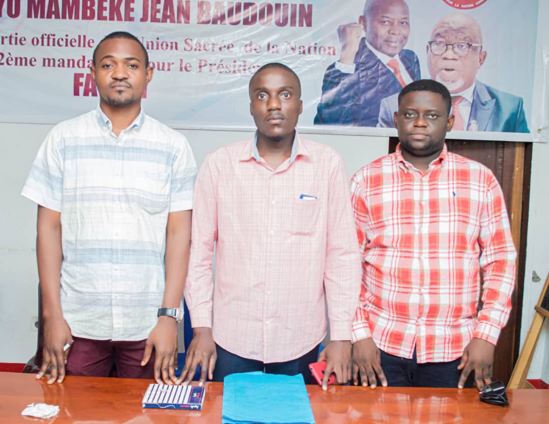 JoelMusenena's tweet photo. UNC-MPN, Mobilisation et Propagande Nationale.

Kinshasa, le 09/10/2023 : La Brigade Numérique  MPN-UNC fixe le cap vers les élections.
Une séance de travail essentiellement tournée sur les échéances électorales sujet développer par les Coordon
 @RobertMbungu3 et @JoelMusenena https://t.co/2wA7T0gdDQ