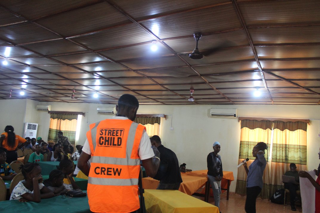 SCoSL partners with the Ministry of Gender and Children Affairs to celebrate International Day of the Girl Child with the theme "Girls our time is now our right and our future."Day1: Girls working on a position paper addressing Health, Education, and Child Protection. #IDG2023