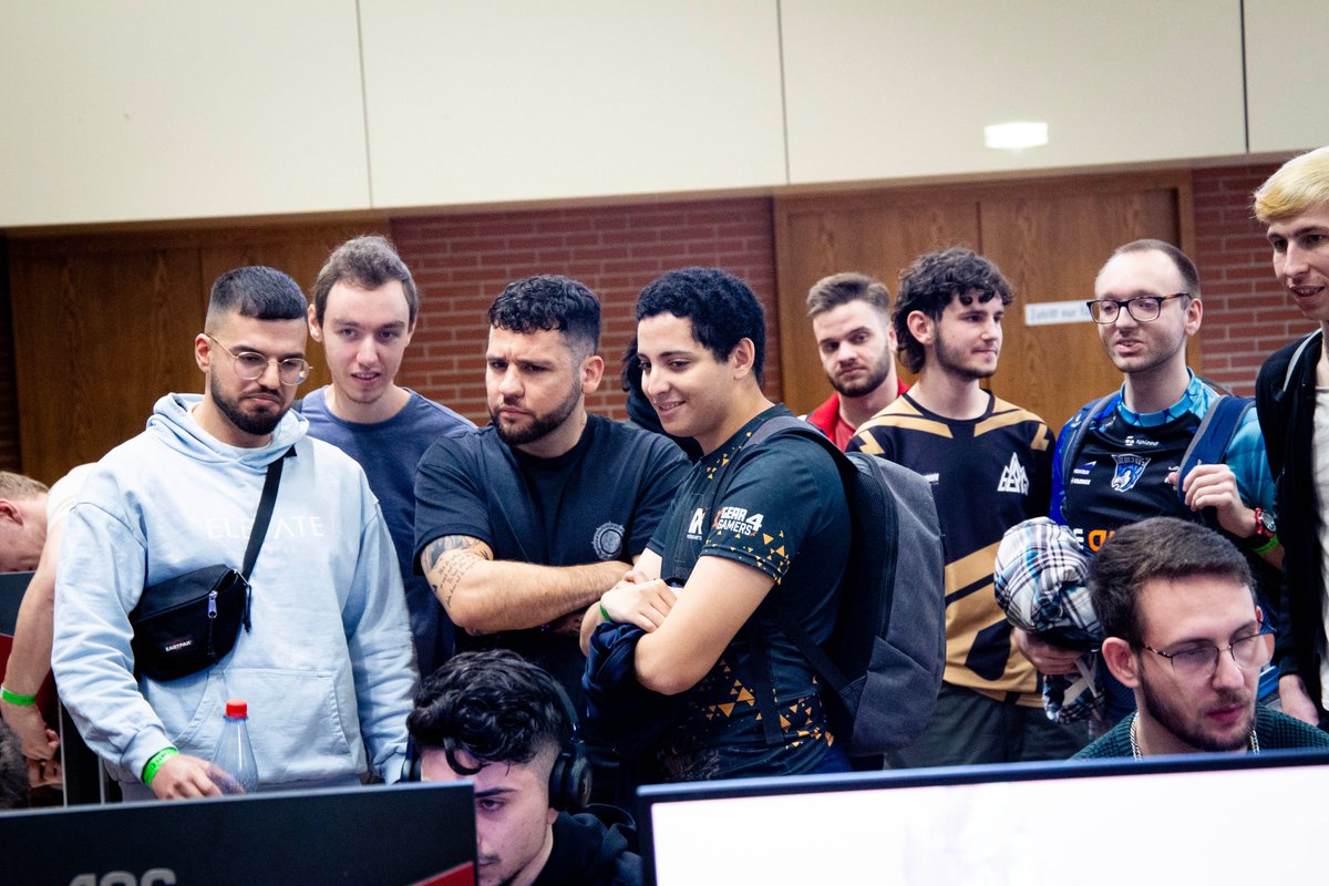 Ein paar Impressionen des #SSBU #TGMUnlimited 3 von mir.

Vielen Dank an <a href="/PalresN/">Palres</a> und all die Anderen die das Turnier verwirklicht haben.

📸: drive.google.com/drive/folders/…