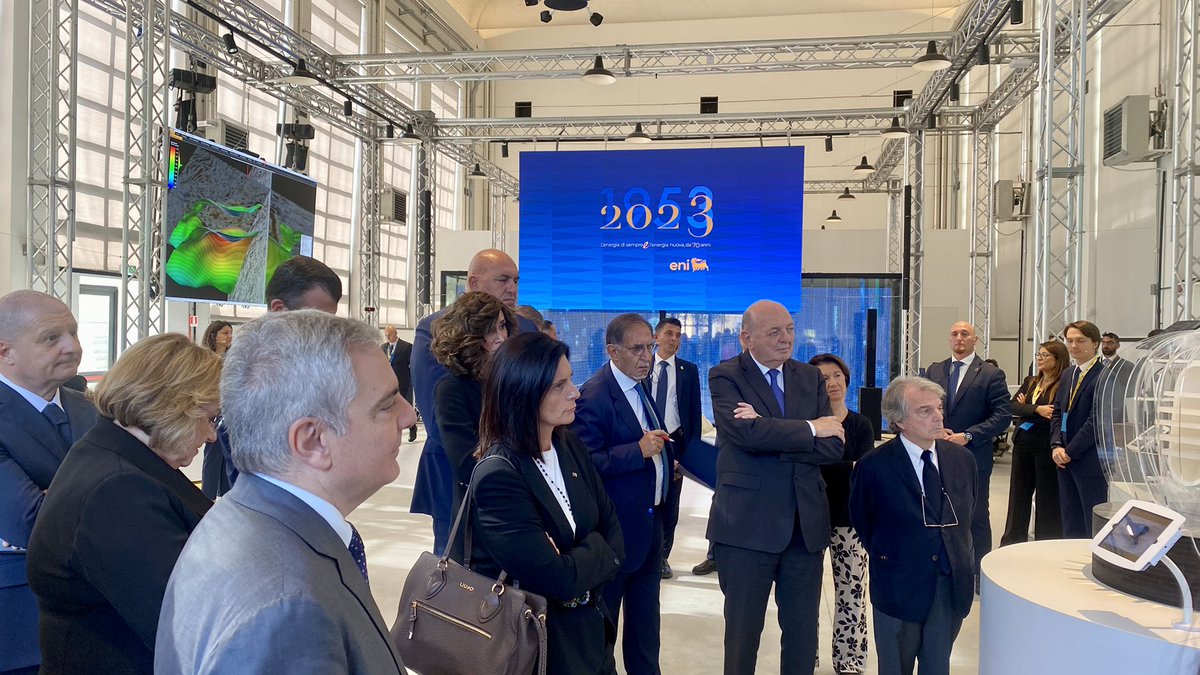 albertomattesco's tweet photo. Buon compleanno @eni! 70 anni di storia d’Italia, da gas e petrolio a rinnovabili, decarbonizzazione e fusione nucleare https://t.co/0plv8yZFKc