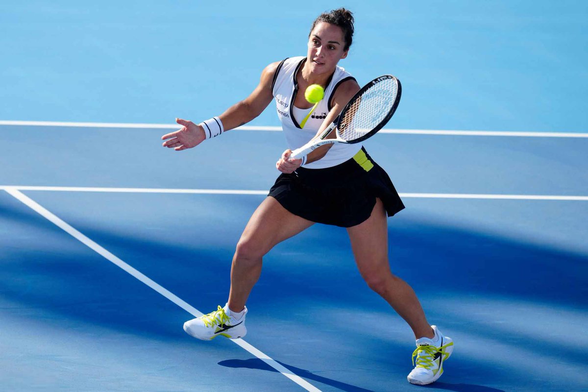 FansTrevisan's tweet photo. Hong Kong - Martina Trevisan vs Cristina Bucsa 7-5, 6-2
Come on @MartinaTrevisa3 https://t.co/QQQynPn2qu