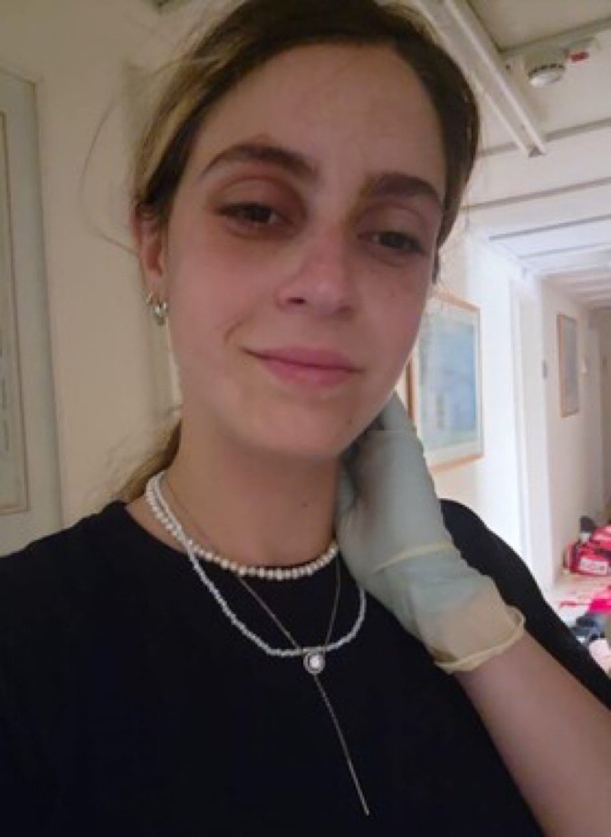 This is 21 y/o Amit Mann, a paramedic who went to save lives at Kibbut Beeri. For 6 hours she hid with bodies and wounded. Texted her family that she loves them and doesn’t think she’ll make it. The last words  on the phone from Amit were “they’re on me! They shot my legs”. Her