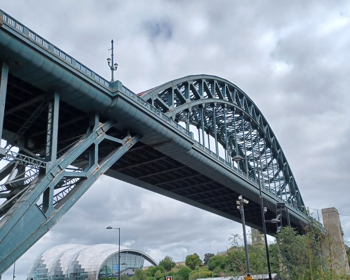 Wishing the #TyneBridge a very happy 95th birthday today!