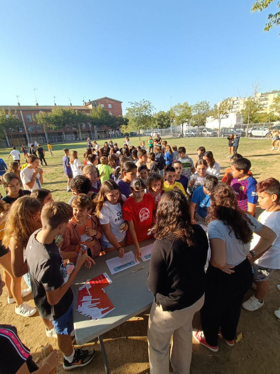 «Cap caos al cap», campanya promoguda pel <a href="/ccgirones/">Consell Comarcal del Gironès</a> 
agora.xtec.cat/ins-sarriadete…