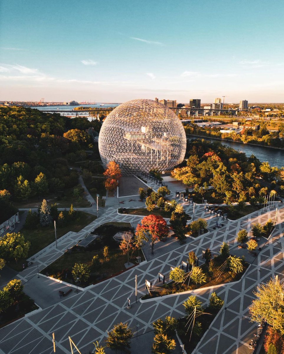 Admirer la vue 🤩🍂

📷 @jfsavaria #Montréal #MTLmoments #PhotoduJour