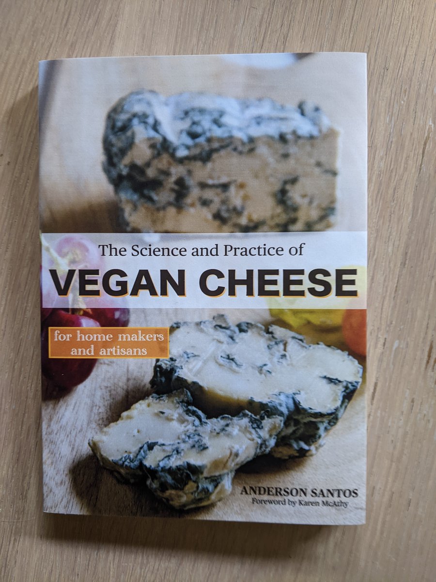 RichardPMuller's tweet photo. Eindelijk binnen, bijna vier maanden op moeten wachten #Vegan #Cheese #kaas #Govegan #Cashewbert https://t.co/9SyAFj5rip