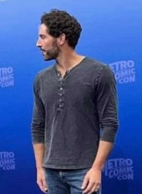 #tongueouttuesday #TomEllis #MetroComicCon