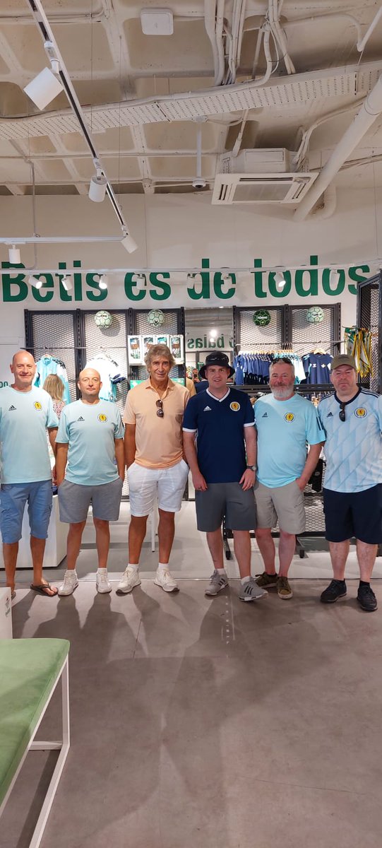 Some legends of the game with Manuel Pellegrini #betis #sevilla #spain #🇪🇸