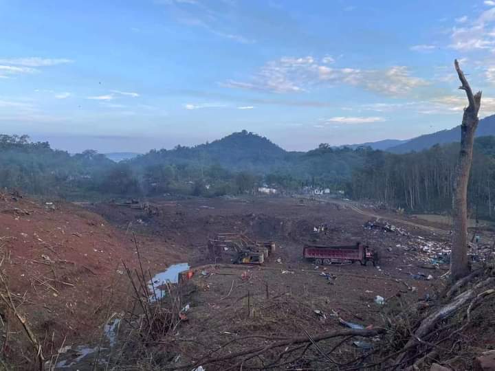 yangxingpeng's tweet photo. This is happening now. Not yet finished fighting for democracy and not yet receivd any support from International community.
#WhatsHappeningInMyanmar 
#Laiza 
#KachinState https://t.co/O6pFFp0p9o
