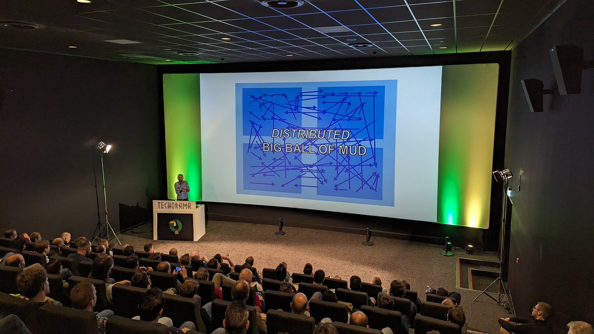 dvdstelt's tweet image. Common mistakes in distributed systems at #techorama by @adamralph