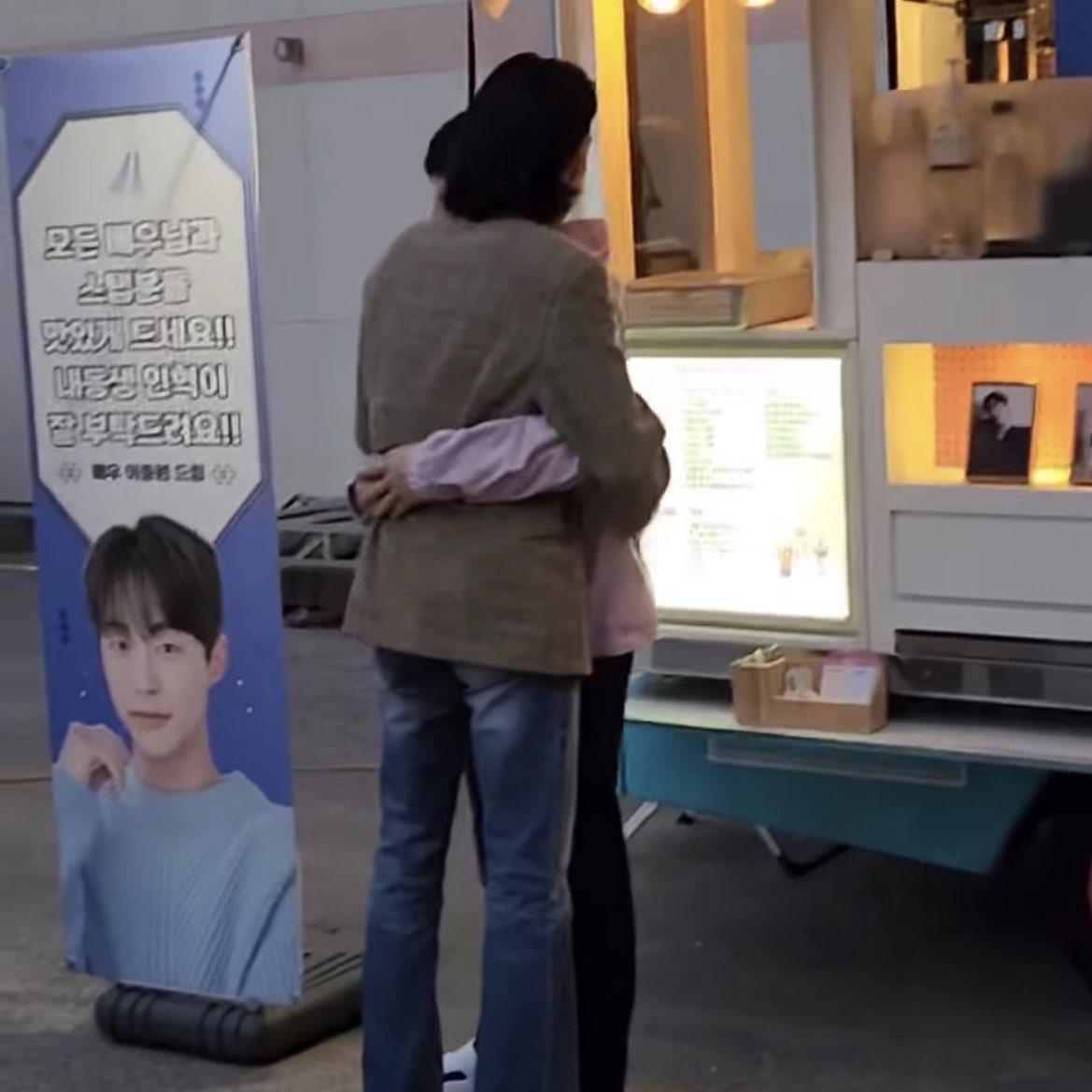 In_HyuK04's tweet photo. 인혁이 새로운 프로필 좀 찍어보자 ,, https://t.co/pBAtKpYuHf