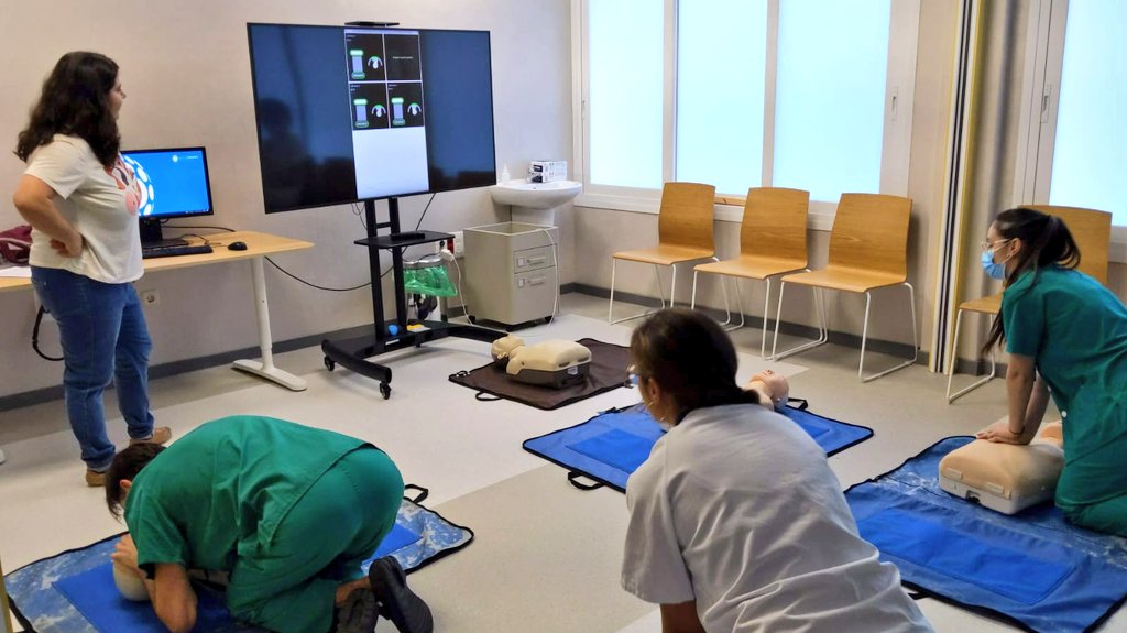 UCI Polivalente H12O (@uci_12octubre) on Twitter photo Nueva edición del curso de SVI para todos los R1 de nuestro hospital en el Centro de Simulación Avanzado impartido por diversos miembros del Servicio. Esperamos que tenga tan buena acogida como todas las anteriores. <a href="/H12O_Docencia/">Comisión de Docencia - Hospital 12 de Octubre</a> <a href="/ucite12/">UCI de Trauma y Emergencias. Hospital 12 Octubre</a> Nueva edición del curso de SVI para todos los R1 de nuestro hospital en el Centro de Simulación Avanzado impartido por diversos miembros del Servicio. Esperamos que tenga tan buena acogida como todas las anteriores. <a href="/H12O_Docencia/">Comisión de Docencia - Hospital 12 de Octubre</a> <a href="/ucite12/">UCI de Trauma y Emergencias. Hospital 12 Octubre</a>