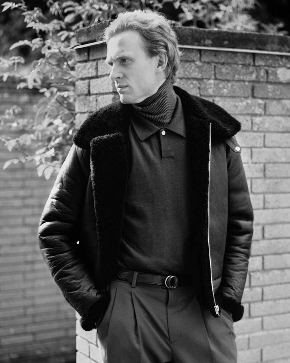 The Tonsberg Shearling Jacket — Inspired by a Type B-6 flight jacket. Constructed from lamb shearling and finished with Dyneema® bonded leather taping, delivering extreme tear-resistance, strength and uncompromising quality. #norseprojects

DISCOVER: nrsprjcts.com/tnsbrg