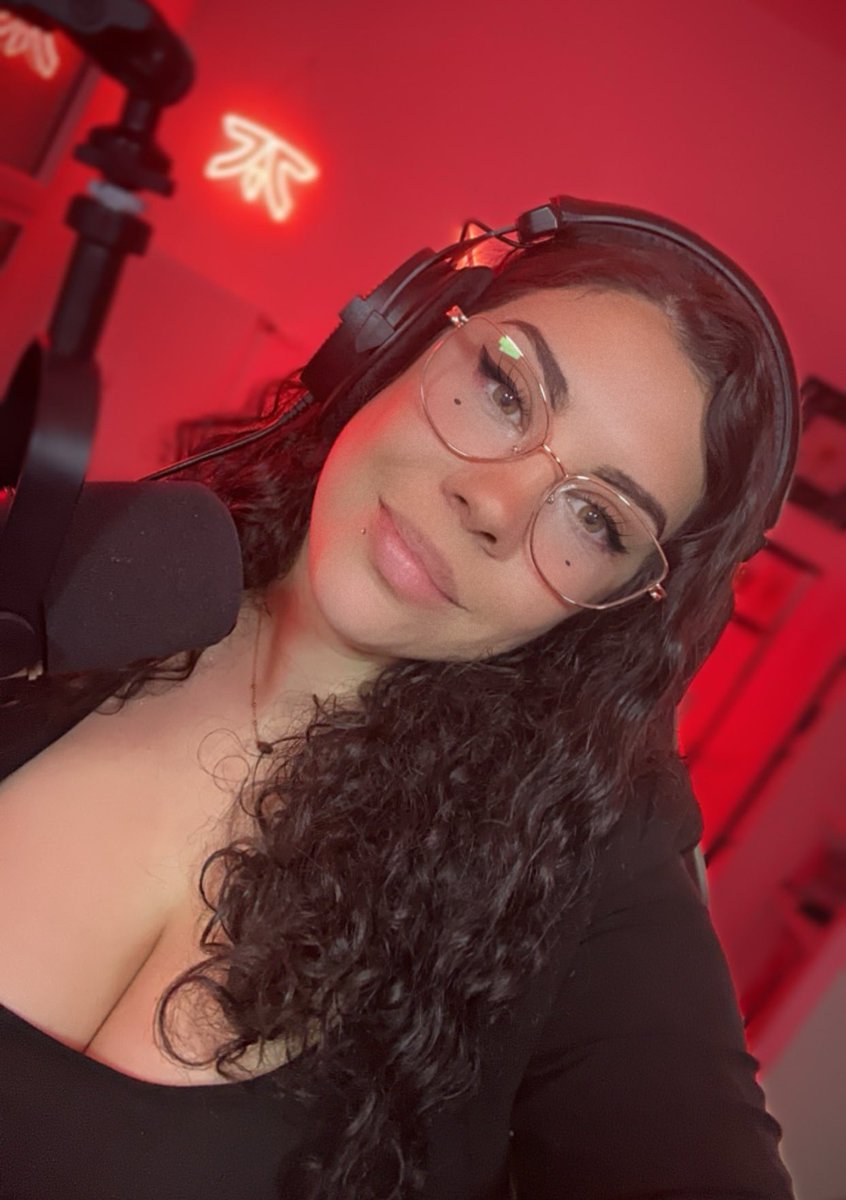 Queen_AceOne_'s tweet image. EN LIVE 🔴 sur @Kick_FR 

kick.com/queen_aceone

@KickStreaming @StakeEddie 👀 #Fortnite #Geekfr