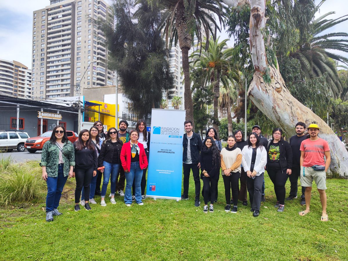 Realizamos una charla sobre transversalización de género a Fundación Superación de la Pobreza del Servicio País💪 

Las y los profesionales pudieron conocer como trabajar con perspectiva de género en los territorios y como poder derivar en casos de violencia 🙌