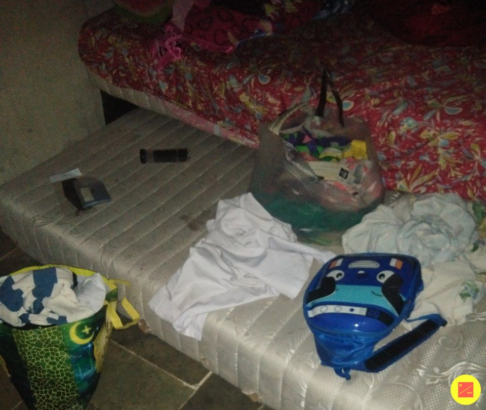 mamaku begadang nyari nafkah karna punya suami ga tanggung jawab, udh bisa nyewa tempat yg bisa ditinggalin bareng bangun dari 0 pake keringet mmah tpi sekarang mama yg disuruh pergi sm suami yg gatau diri, motor mama pun yg mama beli pake uang sendiri diambil sm dia  (cont..)