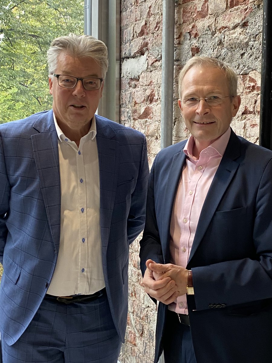 Talousseminaarimme mielenkiintoiset puhujat Talouselämä-lehden päätoimittaja <a href="/JussiKarki/">Jussi Kärki</a> <a href="/talouselama/">Talouselämä</a> ja Nordic West Officen toimitusjohtaja Risto E. J. Penttilä <a href="/ristoej/">Risto EJ Penttilä</a> <a href="/NWestOffice/">Nordic West Office</a>