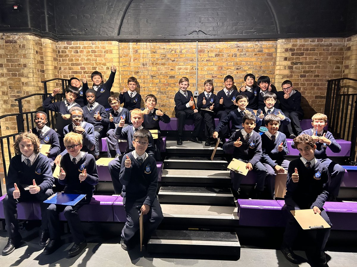 SJBheadteacher's tweet photo. I was delighted to join Upper Figures for their Geogrpahy Week trip to the @NHM_London   The boys were curious, attentive and a credit to their school and families @iapsuk @JesuitSchoolsUK https://t.co/WGn2gNcBfW