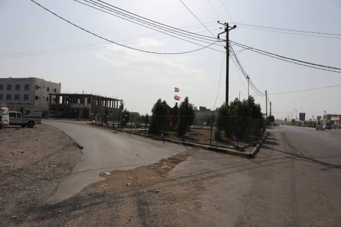 تواصل حملة التشجير في مدينة المخا ضمن مشروع الحزام الأخضر للمدينة الذي يشمل تشكيل مصدات خضراء تعيق زحف الرمال، وتحسين المظهر الحضري للمدينة، وزراعة الجزر الوسطية داخل المدينة وعلى مداخلها ومخارجها والذي كان قد دشنه العميد طارق صالح
#إذاعة_صوت_الجمهورية 
#ثوره_2ديسمبر_مستمره