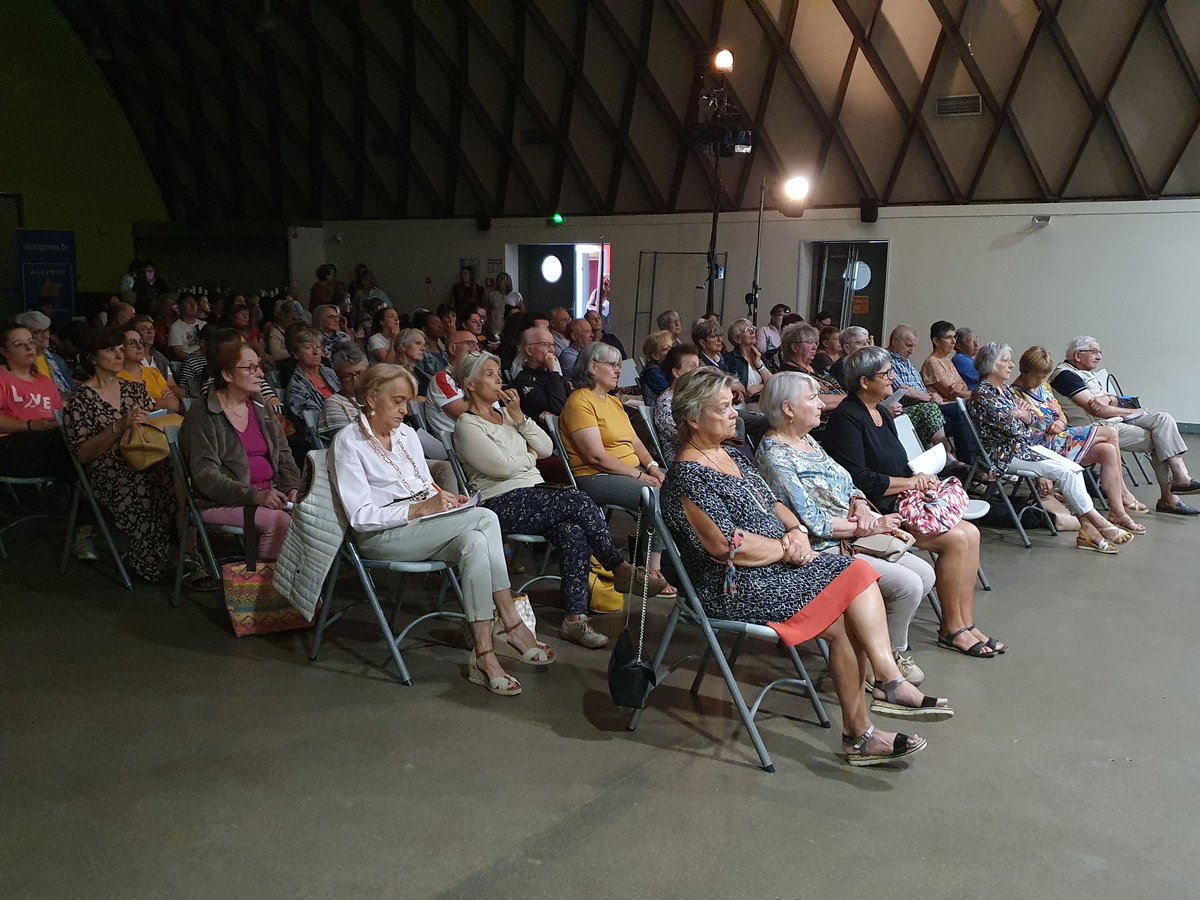JOUR J
Ouverture de la Journée des Aidants à la salle des fêtes de Pont de Salars. Environ 100 personnes présentes au RDV #journeedesaidants #unadmr