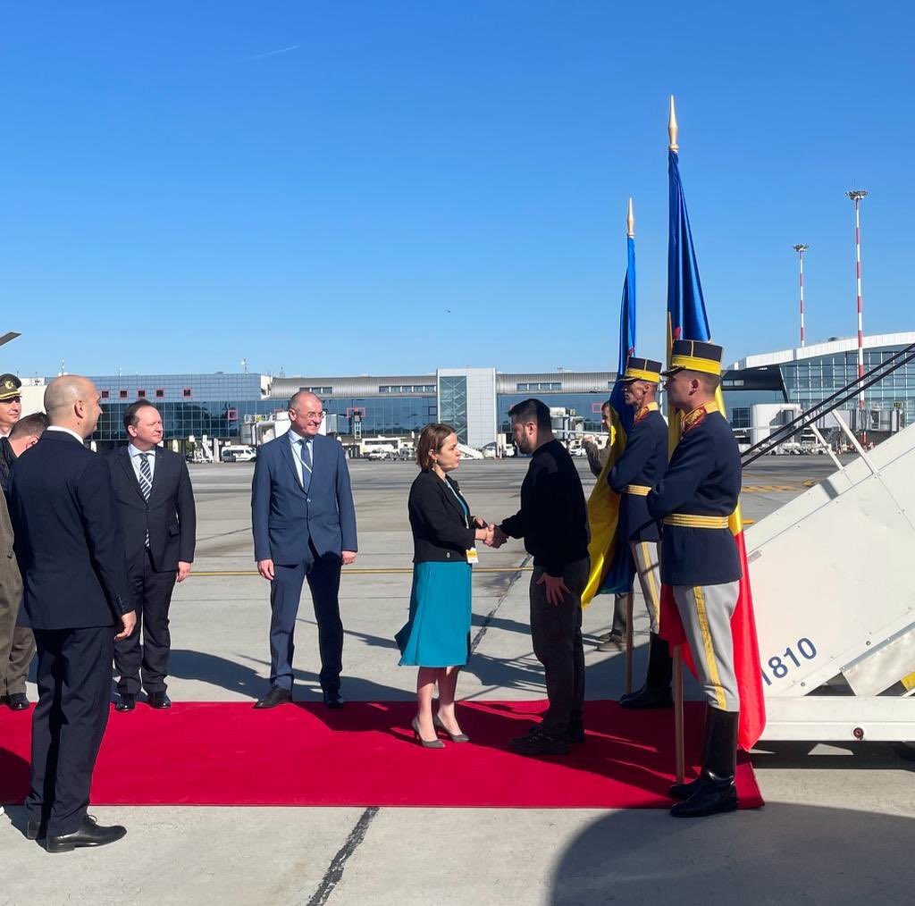 Welcome to Romania President <a href="/ZelenskyyUa/">Volodymyr Zelenskyy / Володимир Зеленський</a> 🇷🇴🇺🇦