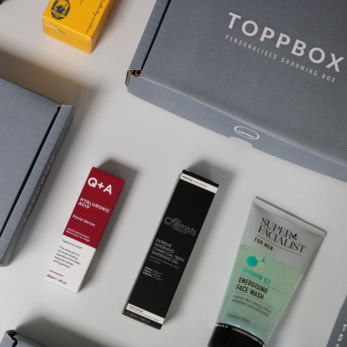 Natural charcoal extreme teeth whitening that works!

#toppbox #groomingbox #grooming #skincare #shaving #bodycare #haircare #fragrance #cologne #menshealth #beardcare #blog #blogger #beard #giftsforhim