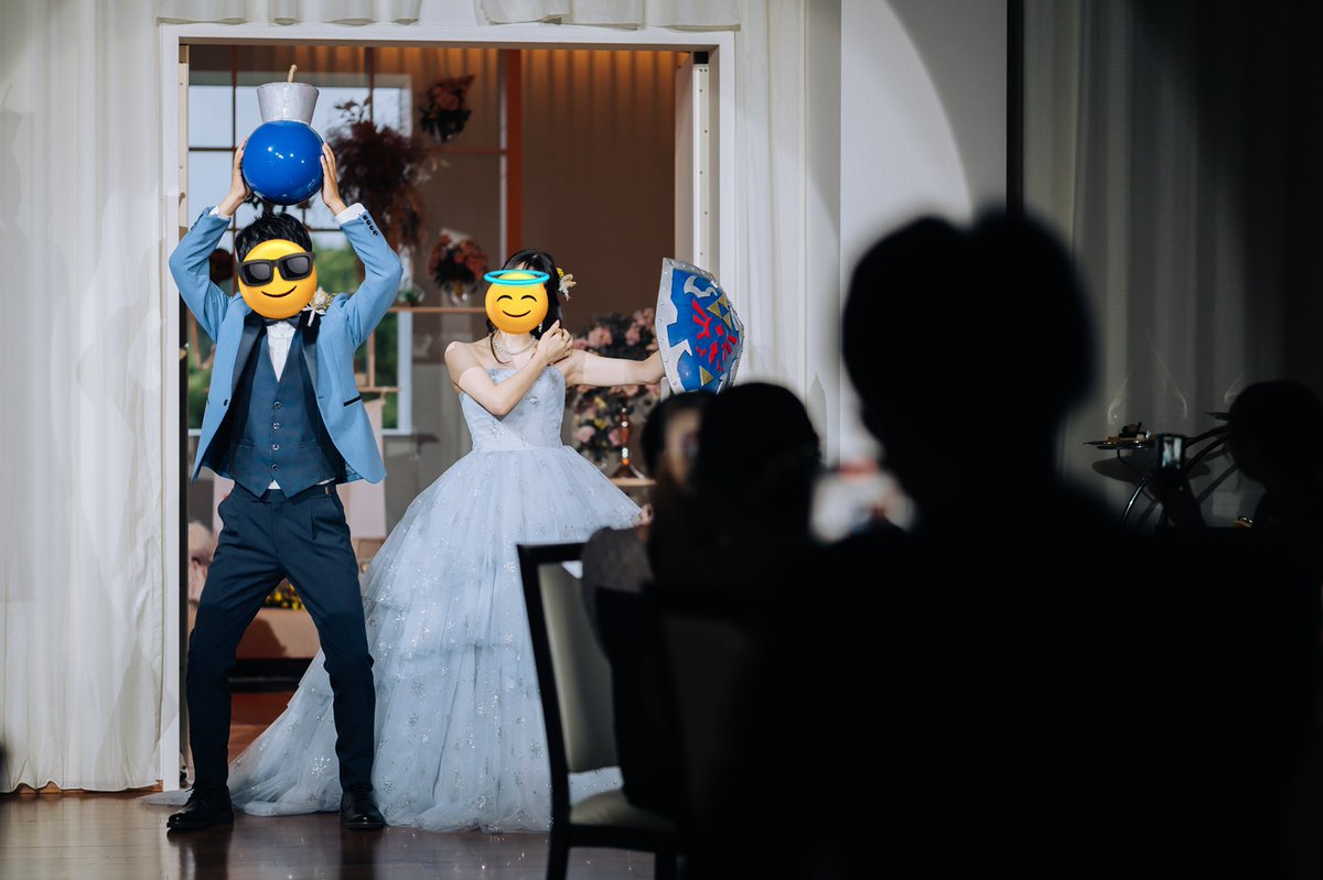 samekuzira_10's tweet photo. 結婚式が無事終わり、一安心。
楽しい時間があっという間に終わってしまいました。

お色直し武器当てクイズで
ハイリアの盾と爆弾つくって登場！
楽しい結婚式やったなぁ

みんなが楽しんでくれて本当に嬉しかった https://t.co/Ln98LkYOLP