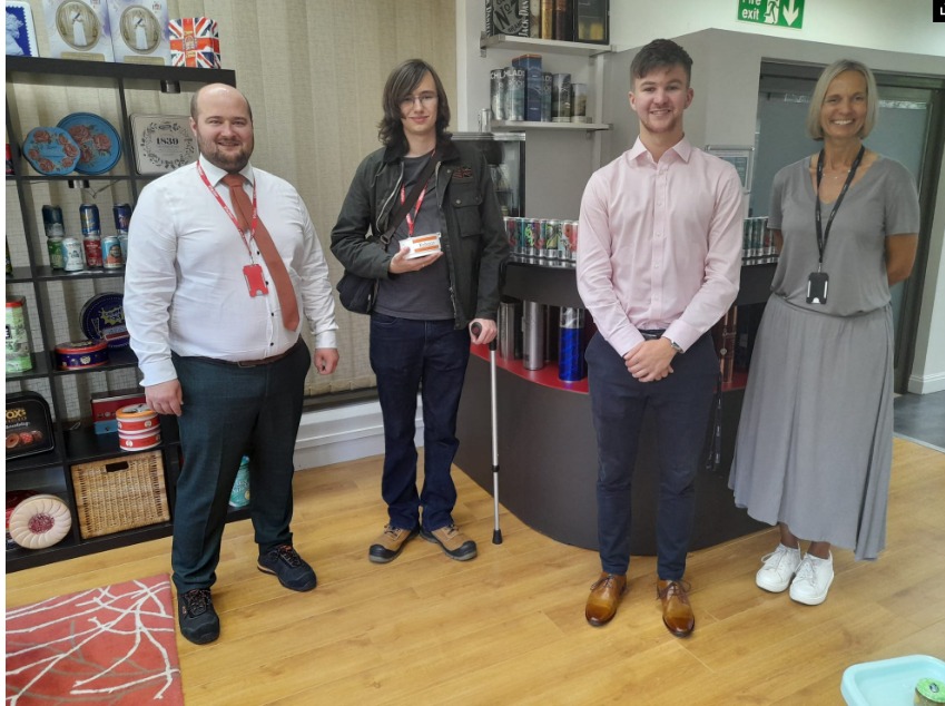 Our current BSc Product Design student, James Albosh, winner of this year’s <a href="/iom3/">The Institute of Materials, Minerals & Mining</a>  StarPack Competition, went on a VIP tour of Crown Holdings Inc .'s state of-the-art R&amp;D facility in Wantage. 🏭

🌐Read all about it here!
spnews.com/student-starpa…

#Sustainablity #Packaging